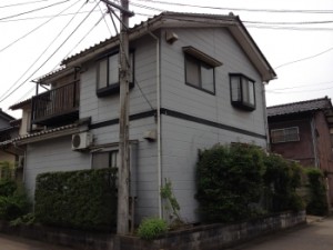 b002
