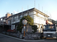 m001